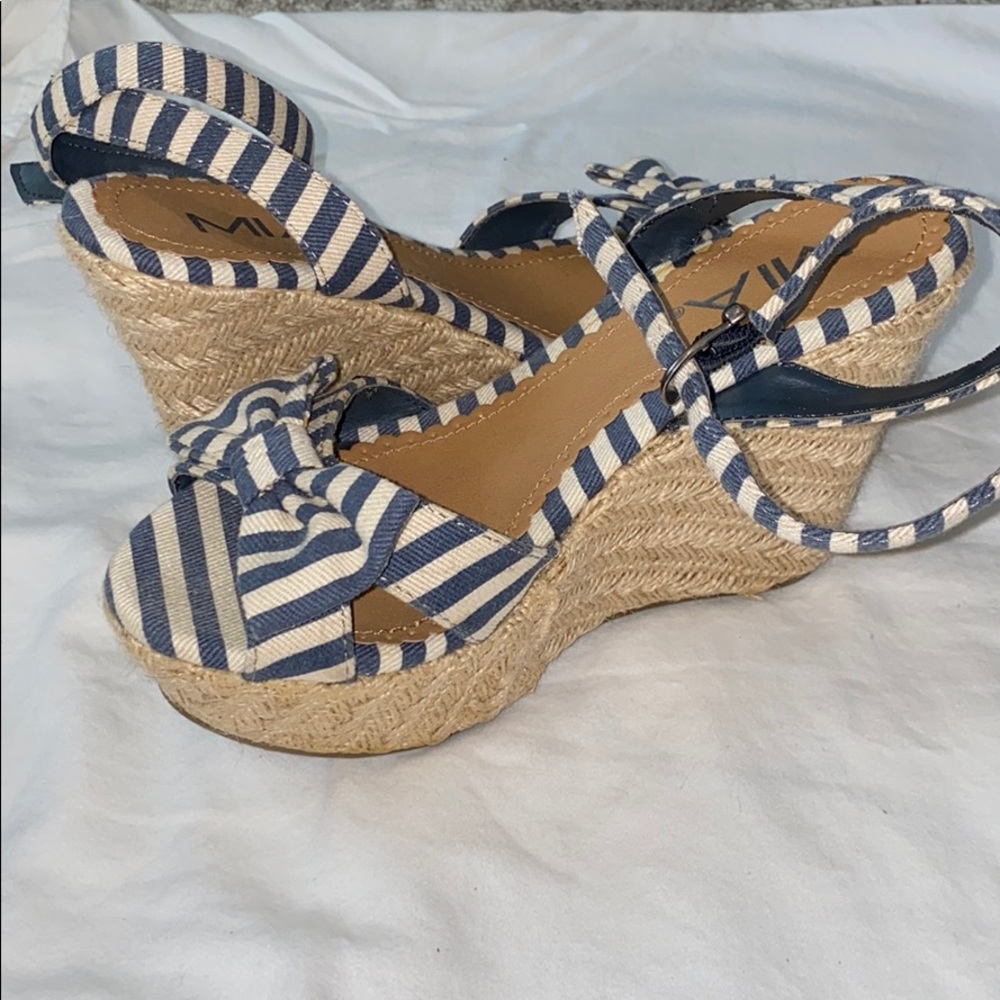 MIA Wedges